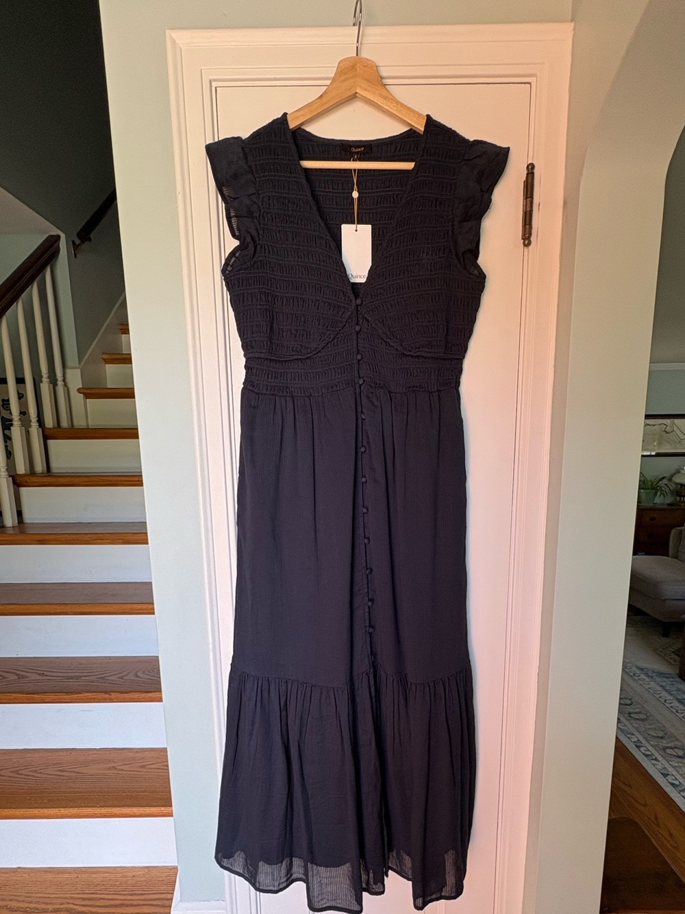 NWT Quince Organic Textured Cotton Smocked V-Neck Midi Dress Sz Small - Picture 2 of 8